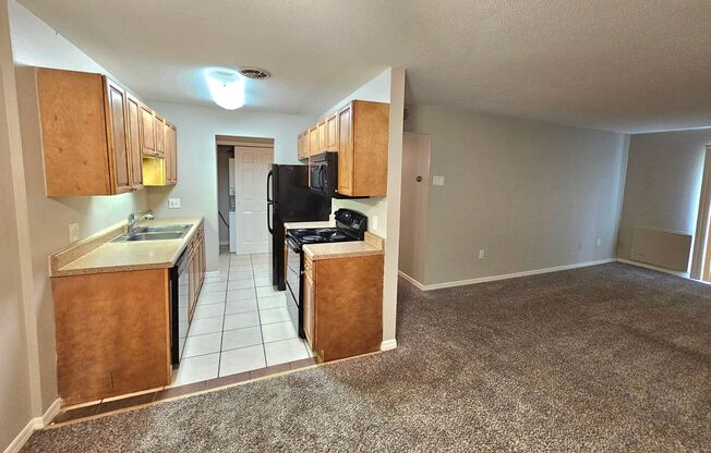 2 beds, 1 bath, $1,400, Unit D213