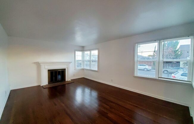 Two bedroom duplex with garage