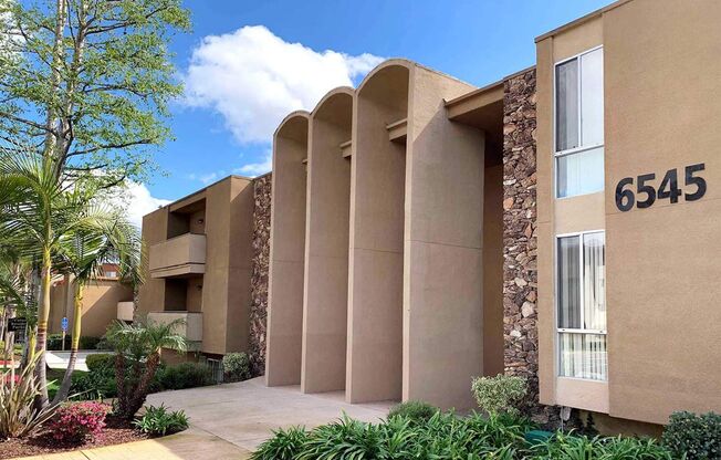 Dorchester Apartments | Spacious 1 & 2 Bedroom Apartments Near SDSU