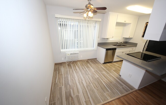 1 bed, 1 bath, $2,395, Unit 1725 - 203