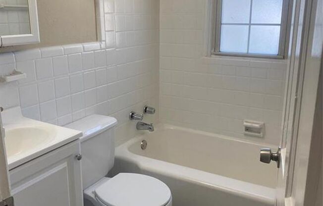 2 beds, 1 bath, $1,150