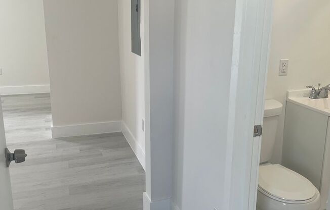 1 bed, 1 bath, 567 sqft, $2,280, Unit 11- Unit 10