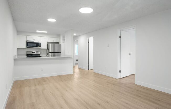 2 beds, 1 bath, 815 sqft, $2,085, Unit 308