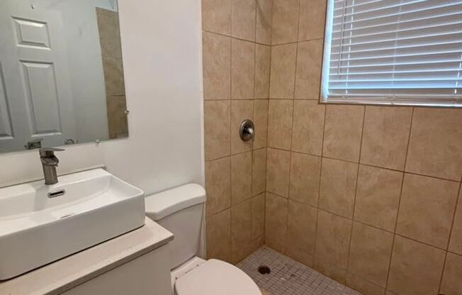 1 bed, 1 bath, 550 sqft, $1,400, Unit Unit 15