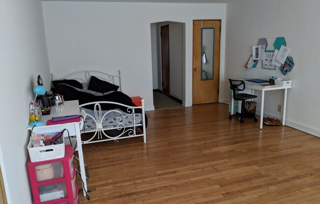 Studio, 1 bath, $859, Unit 1615 02