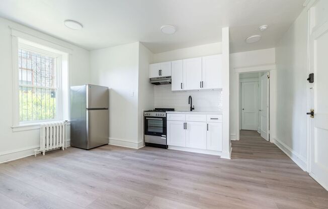 2 beds, 1 bath, 650 sqft, $1,420, Unit A1