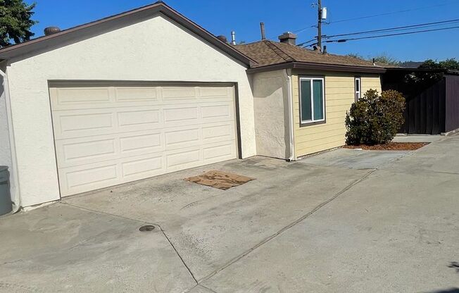 3 beds, 2 baths, $3,200