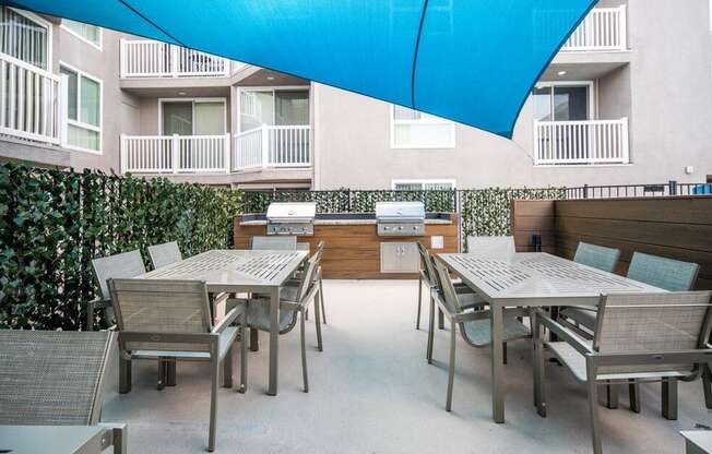 Apartment for rent in Culver City with grills and outdoor seating