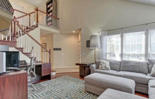 Beautiful 4 Bedroom In Rose Garden Estates!!