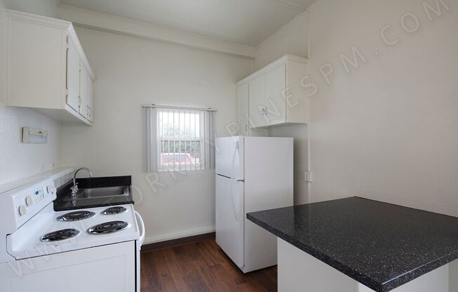 North PB/Bird Rock 1 Br, Across the Street from Tourmaline Beach!
