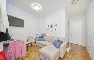 335 W 43 ST 5 CIRCUIT