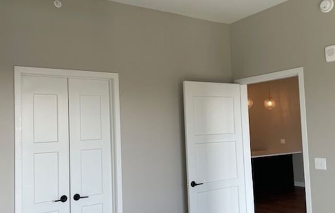 1 bed, 1 bath, 807 sqft, $2,395, Unit 418