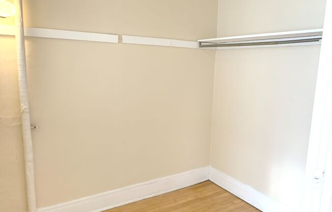 Studio, 1 bath, $895, Unit 26