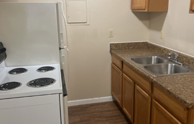 Studio, 1 bath, 581 sqft, $1,100