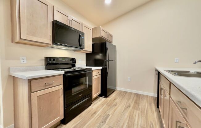 1 bed, 1 bath, 749 sqft, $1,324, Unit EC 4242-13