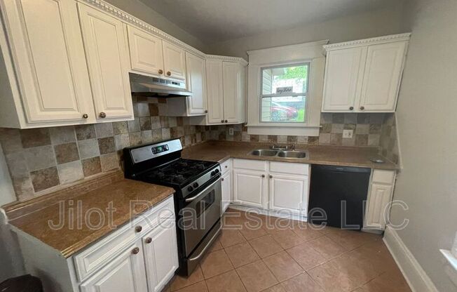 1082 CTR ST NW
