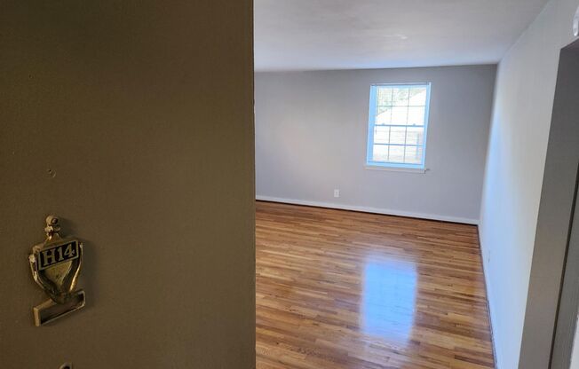 1 bed, 1 bath, 663 sqft, $2,100, Unit H-14