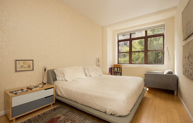247 W 115 ST