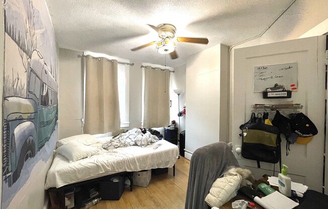 2 beds, 1 bath, , $3,700, Unit 4F