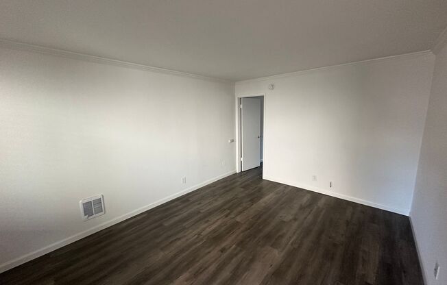 1 bed, 1 bath, 700 sqft, $2,095, Unit 07