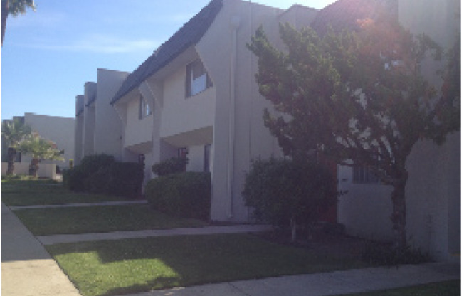 2 beds, 1.5 baths, 1,090 sqft, $1,650, Unit 61