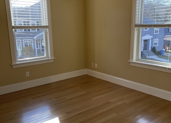 1 bed, 1 bath, 1,200 sqft, $2,500, Unit 47