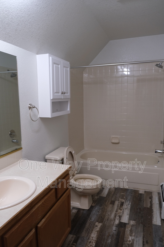 4953 W 10 ST