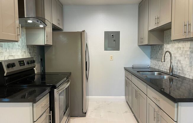 Completely Remodeled 1 Bedroom 1 Bath Campbell Apartment Just Steps from Whole Foods!