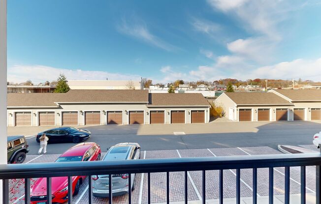 1 bed, 1 bath, 775 sqft, $2,325, Unit 5204