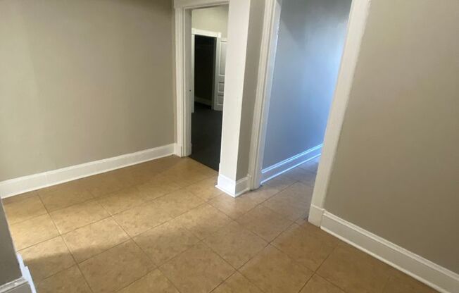 2 beds, 1 bath, 1,200 sqft, $1,350, Unit 5