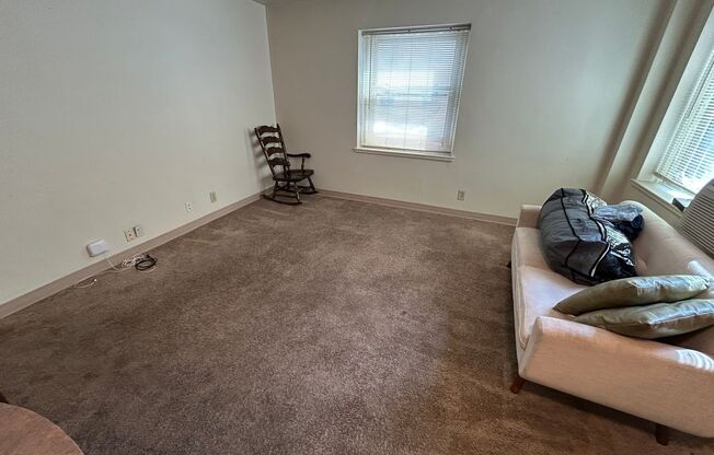1 bed, 1 bath, $905, Unit 205