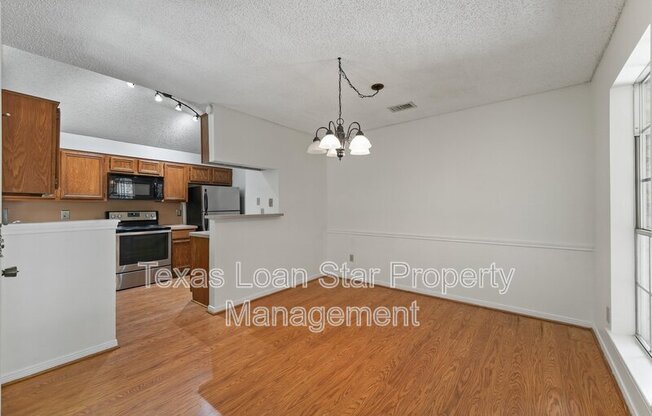 32 N PATHFINDERS CIR