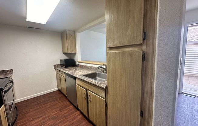 2 beds, 1.5 baths, $1,500