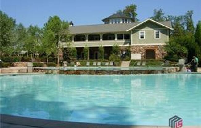 3 beds, 3 baths, $2,400, Unit C306