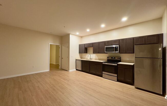 1 bed, 1 bath, 1,319 sqft, $1,450, Unit 415 Unit 102