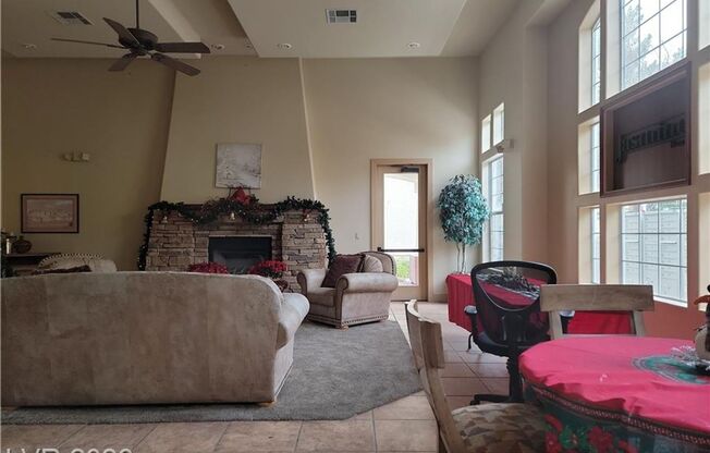 2 beds, 2 baths, $1,550, Unit Building 1