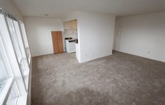 2 beds, 1 bath, 900 sqft, $1,800, Unit 7