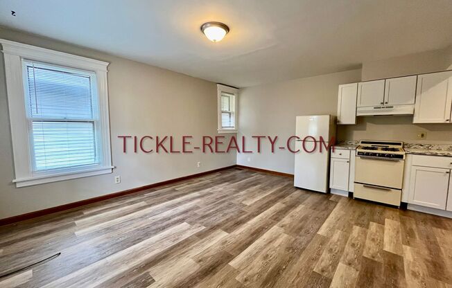 1 bed, 1 bath, $950, Unit 5