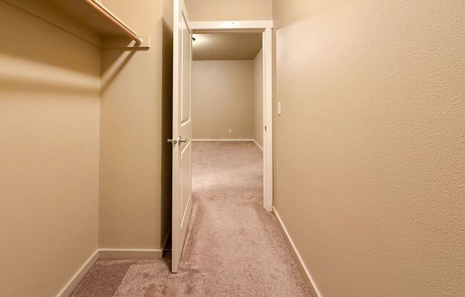 2 beds, 2 baths, 1,090 sqft, $1,600, Unit 523-07