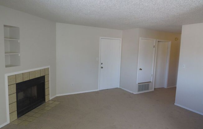 2 beds, 1 bath, 884 sqft, $1,150