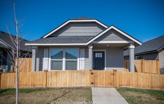 Immaculate Single Level NW Redmond Home! Ready for Move In.