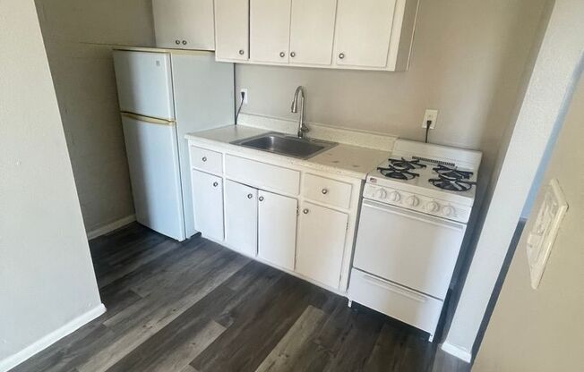 Studio, 1 bath, 336 sqft, $999, Unit D26