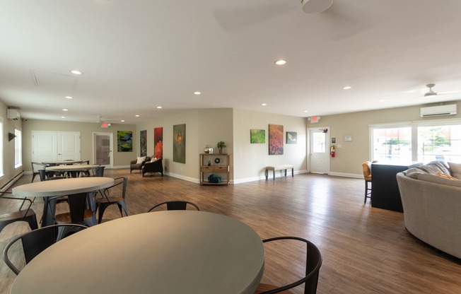 This is a photo of the resident clubhouse at Lake of the Woods Apartments in Cincinnati, OH.