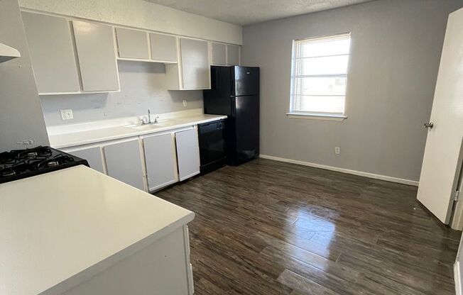 2 beds, 1.5 baths, 992 sqft, $800, Unit 231E