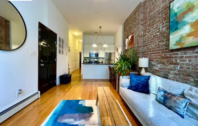 2052 MADISON AVE