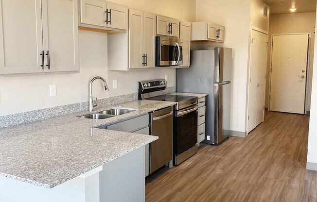 Studio, 1 bath, 583 sqft, $1,095, Unit 209