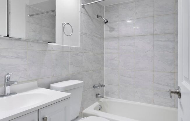 1 bed, 1 bath, $1,775, Unit 444