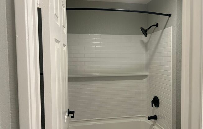 2 beds, 1 bath, 875 sqft, $2,595, Unit 224