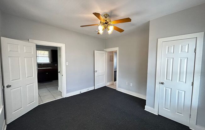 2 beds, 1 bath, $1,195