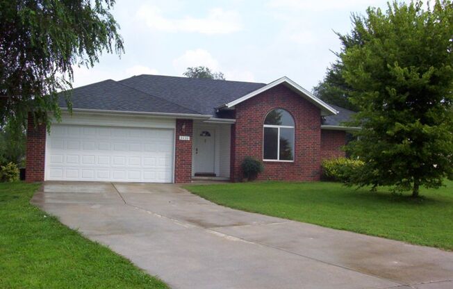 Three bedroom house in southwest Springfield!